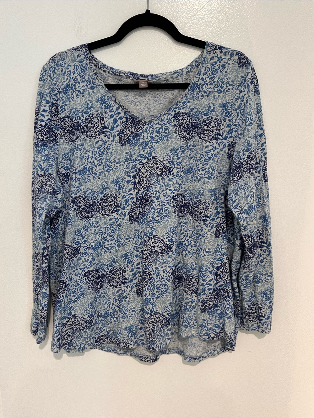 Women's J. Jill Blue Floral Long-Sleeve V-Neck Top